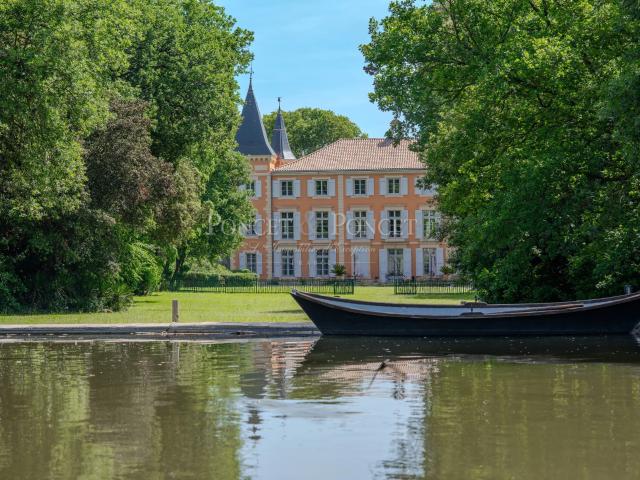 Maison 40 pièces 1 450 m²