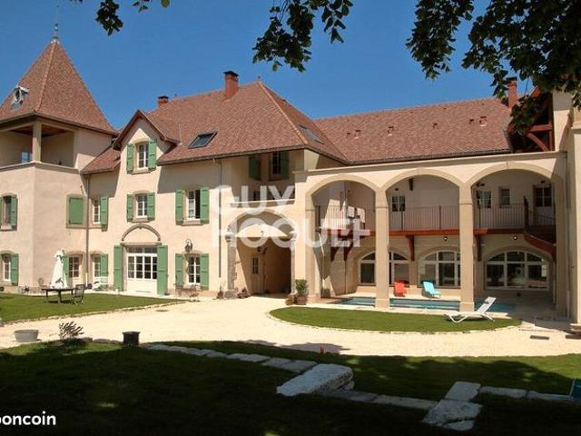 Maison 40 pièces 956 m²