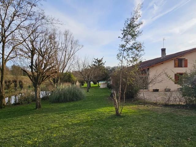 maison 410 m2, 6 chambres, un gîte, 13000m2 terrain, étang et p