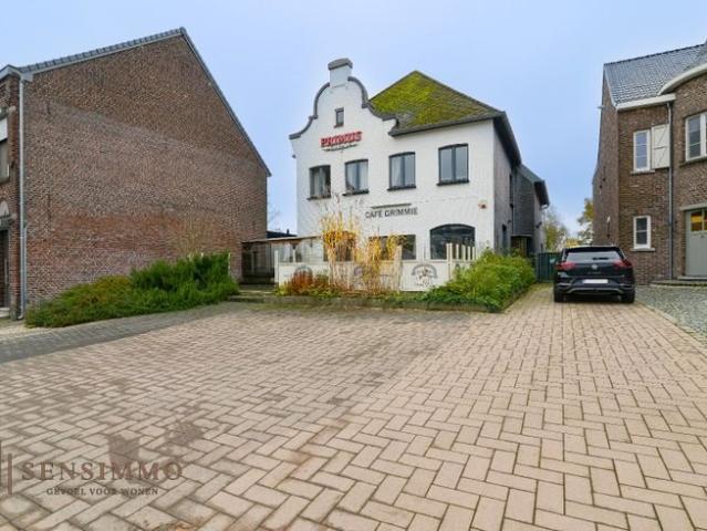 Maison 431 m² à vendre à Maasmechelen