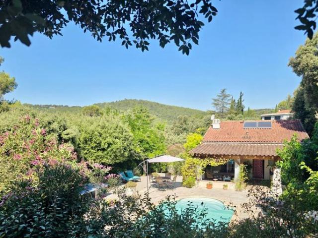 Maison 4/3 chs avec Garage et piscine au calme