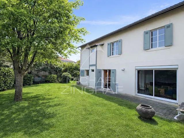 Maison avec jardin