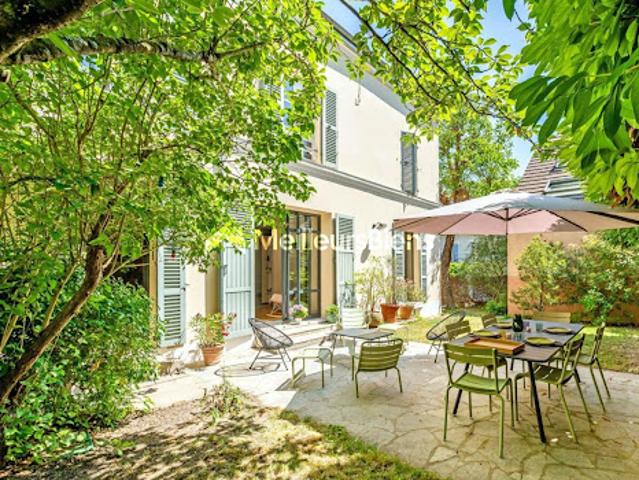 Maison avec jardin et terrasse
