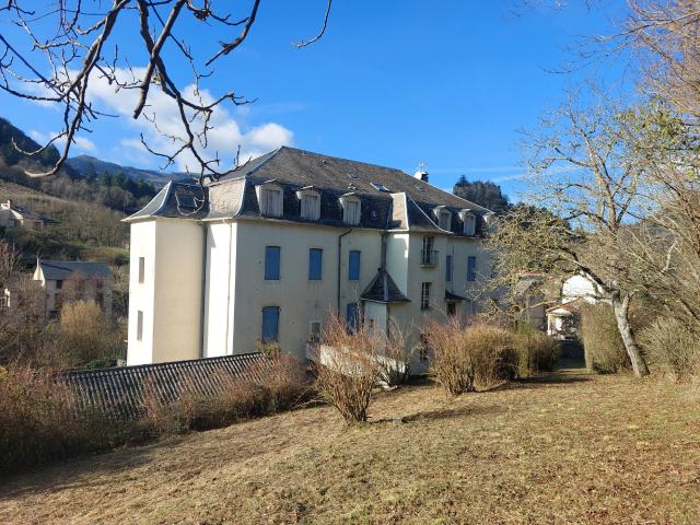 Maison 44 pièces 1 083 m²