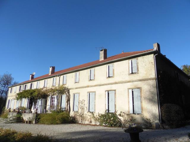 Maison 44 pièces 1 294 m²