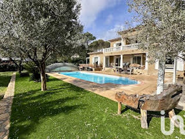 Maison avec Piscine et Terrasse