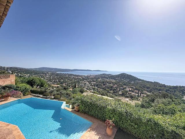 Maison avec piscine et jardin