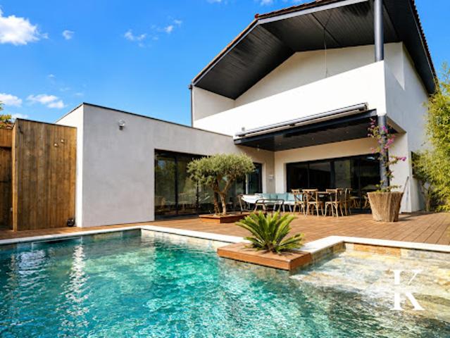 Maison contemporaine avec jardin