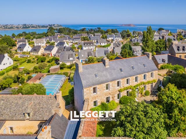 Maison avec piscine et terrasse