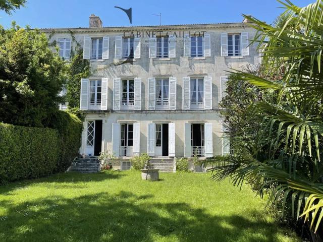 Maison 471 m2 Saintes