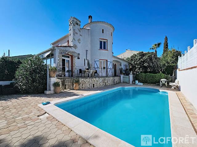 Maison avec piscine et jardin