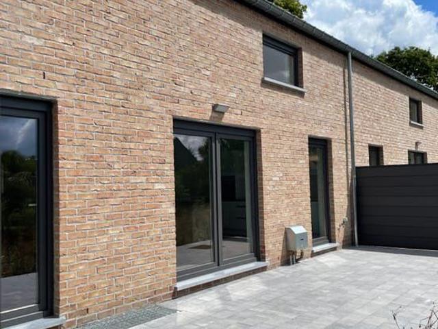 Maison 4 ch à louer à Bleret 4300