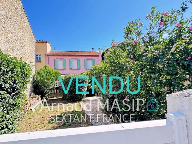 MAISON 4 CH, GARAGE, TERRASSE, CUISINE ETE, JARDIN PROCHE QUILLAN CENTRE