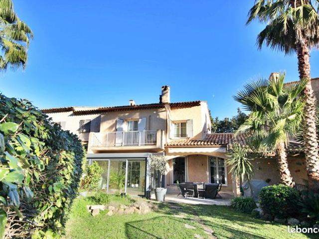 Maison 4 chambres 111 m² Mougins | Domaine sécurisé | Piscine et tennis