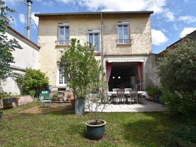 Maison 4 chambres à vendre à Vichy, quartier Les Romains, grand garage et jardin