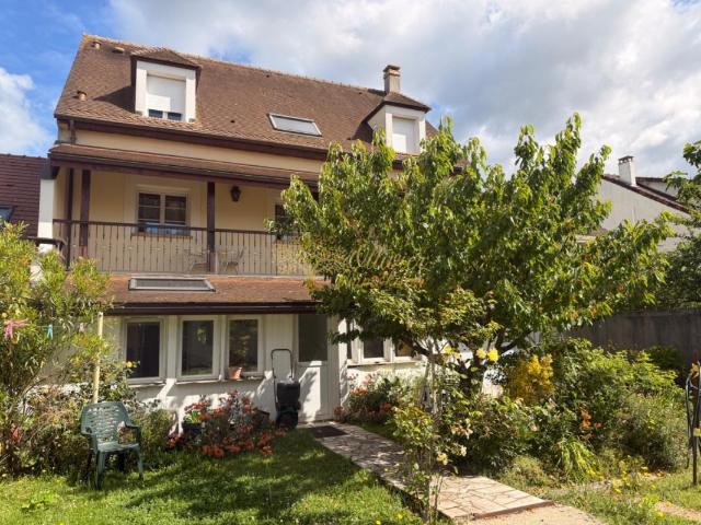 Maison 4 chambres + appartement indépendant de 60 m² – Exposé plein sud