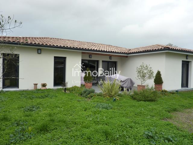 Maison 4 chambres avec garage à 5 min de la Brède