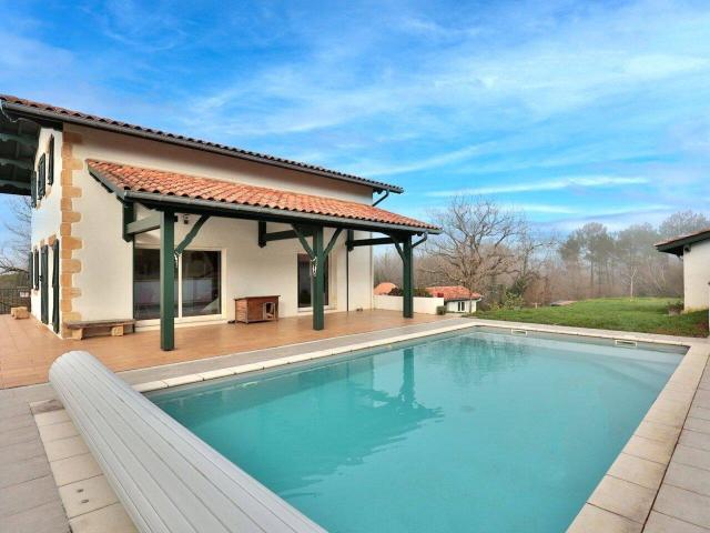 Maison 4 chambres avec piscine