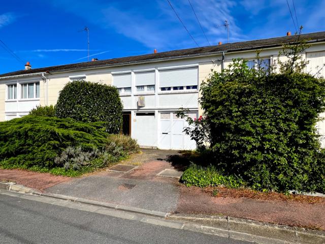 Maison 4 chambres, avec studio indépendant et beau potentiel