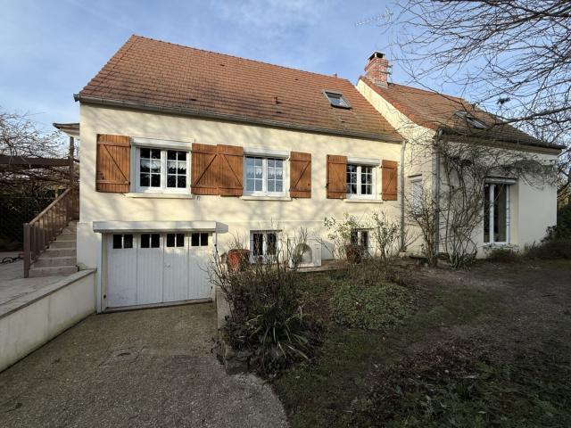Maison 4 chambres avec sous sol et jardin à Mortefontaine