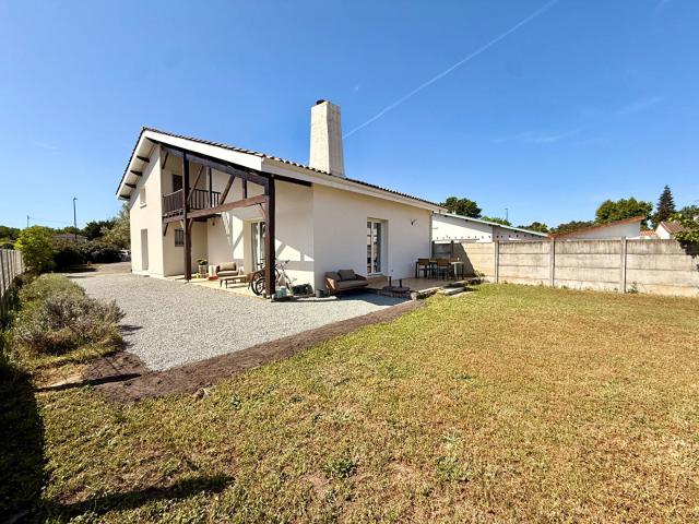 Maison 4 chambres, beaux volumes et jardin