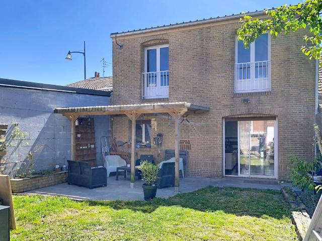 Maison 4 chambres + bureau avec jardin