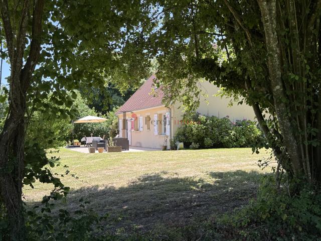 MAISON 4 CHAMBRES CAMPAGNE REMALARD PISCINE