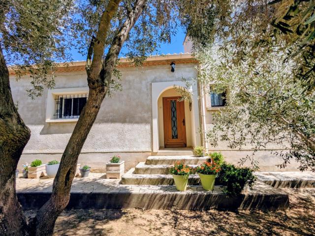 maison 4 chambres de 165 m2 sur terrain de 1384 m2 environnement calme, terrain piscinable