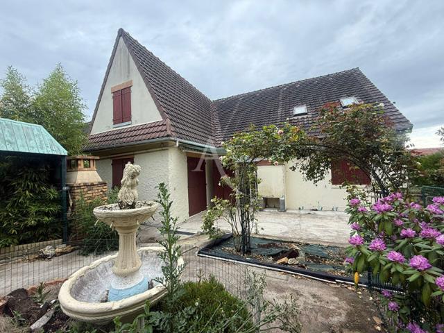 Maison 4 chambres éléver sur sous sol total à rénover 846m² de jardin