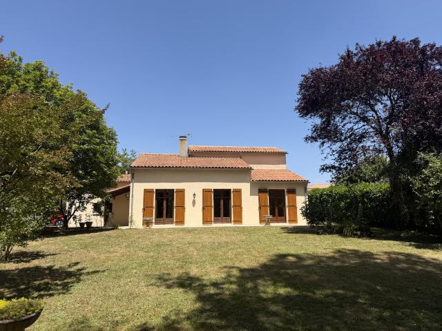 Maison 4 chambres et double garage