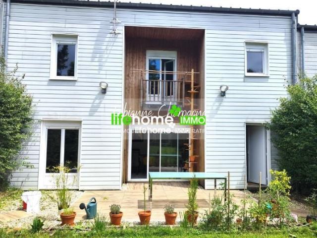 Maison 4 chambres, garage et jardin
