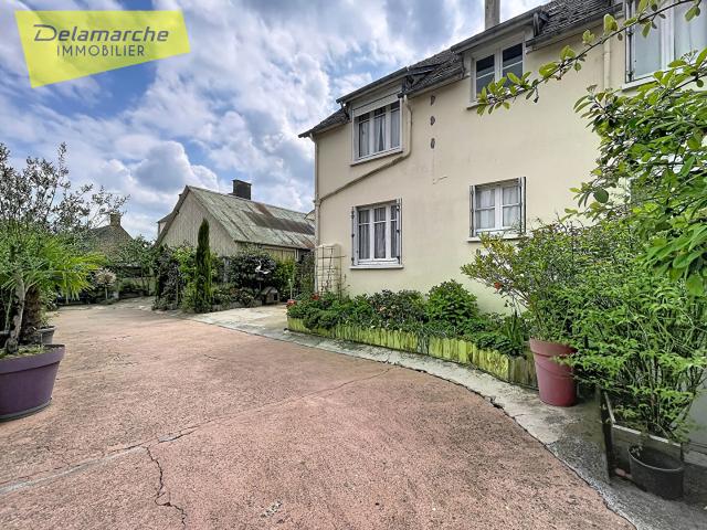 Maison 4 chambres Grand garage pour activité professionnelle La Croix Avranchin
