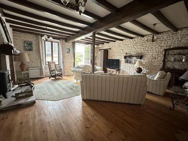 Maison 4 chambres, Paillé Poitou Charentes 17470 DLS82172957