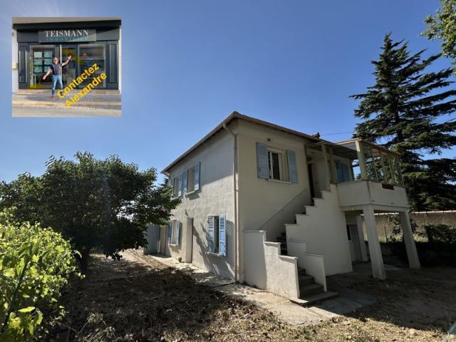 maison 4 chambres sur 950 m² et dépendances