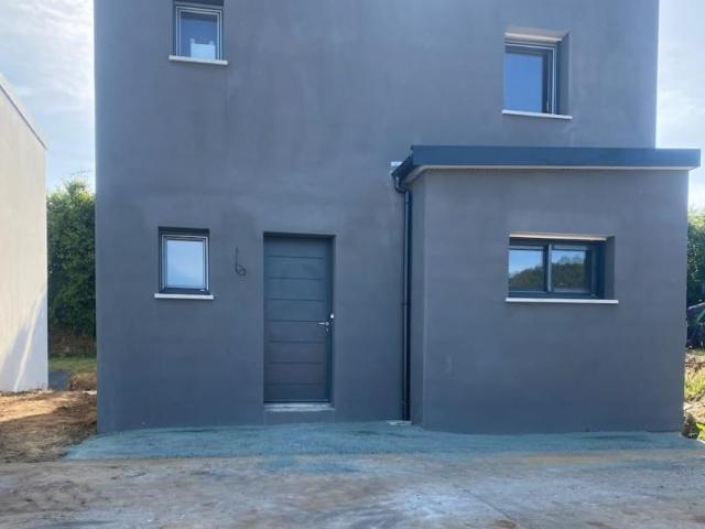 MAISON 4 CHAMBRES SUR LANDIVISIAU