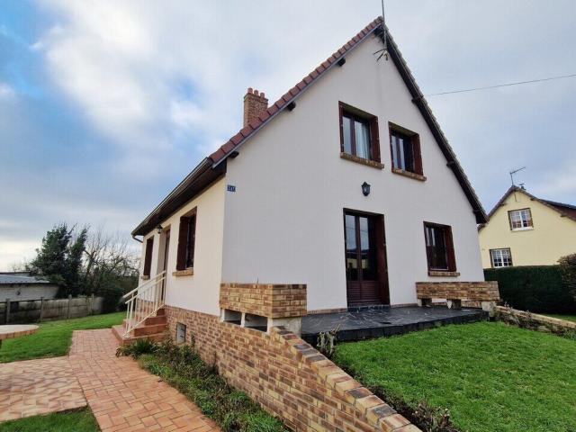 Maison 4 Chambres sur sous sol complet