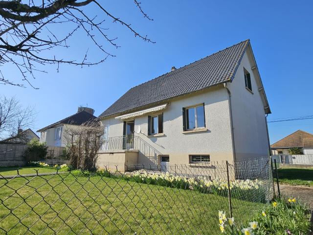 MAISON 4 CHAMBRES SUR SOUS SOL BEVILLE LE COMTE
