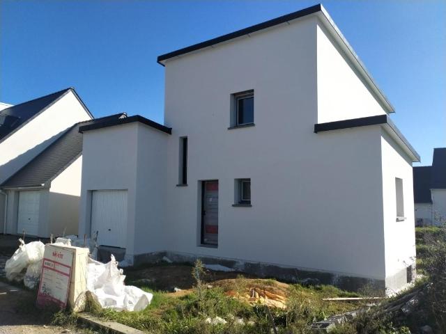 MAISON 4 CHAMBRES SUR ROSPORDEN