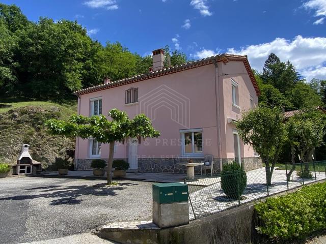Maison 4 faces 5 chambres avec vue montagnes 164m² Saint Laurent de Cerdans
