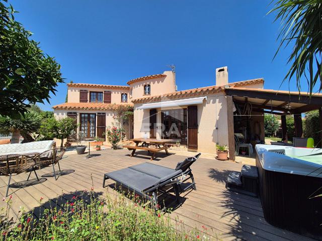 Maison 4 faces avec jacuzzi à vendre à Saint Cyprien plage