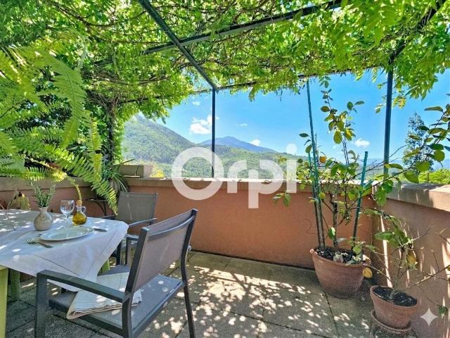Maison 4 faces avec jardin arboré et vue panoramique 117m² Vernet les Bains
