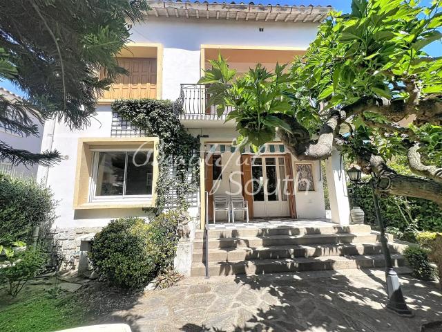 Maison 4 faces, quartier résidentiel recherché et calme, Pe. 125m² Perpignan