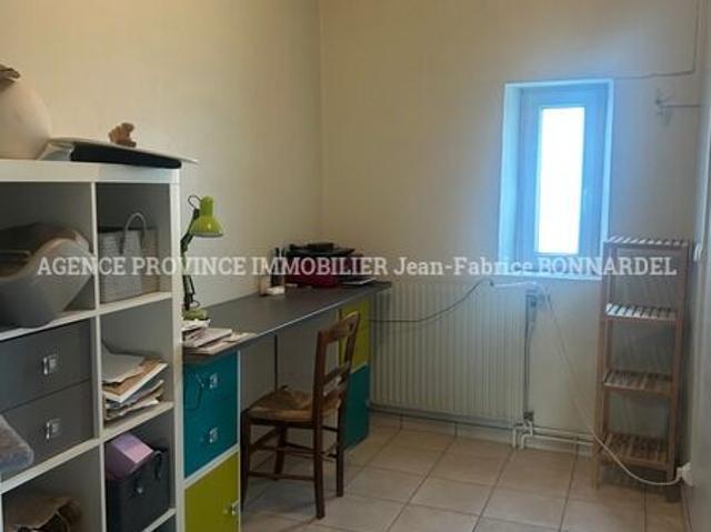 Maison 4 pièces, 104 m² à louer à Grillon 84600