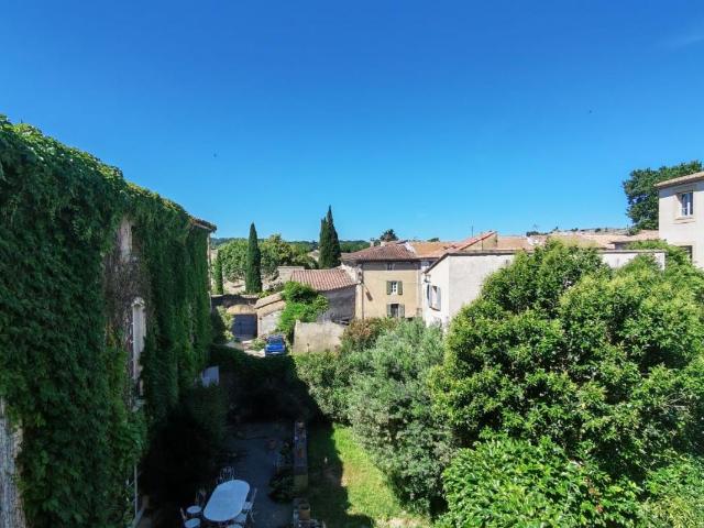 Maison 4 pièces, 104 m² à louer à Roquemaure 30150