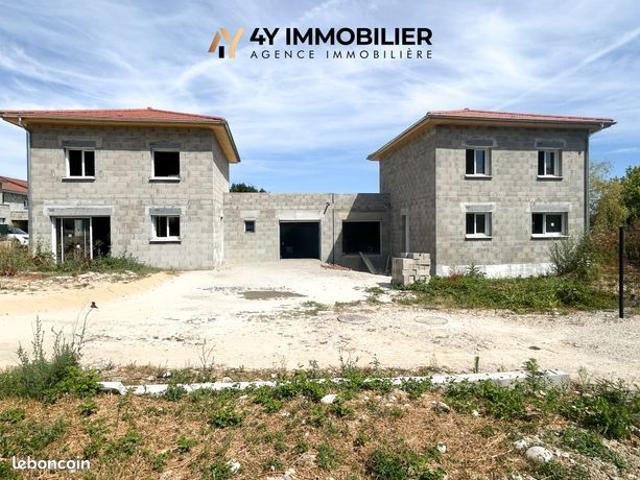 Maison 4 pièces 105 m²