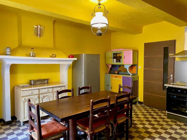 Maison 4 pièces, 106 m² à louer à La Bastidonne 84120
