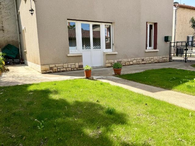 Maison 4 pièces, 100 m² à louer à Aire sur l'Adour 40800