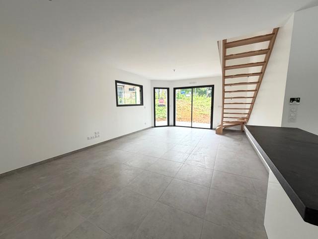 Maison 4 pièces, 102 m² à louer à Évreux 27000