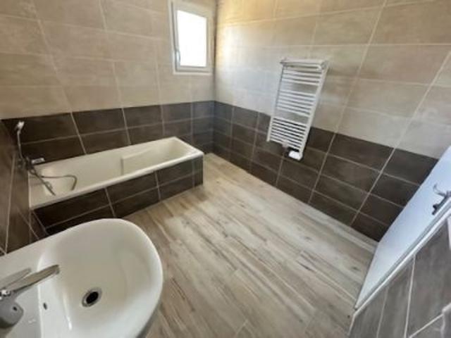 Maison 4 pièces, 102 m² à louer à Vendat 03110
