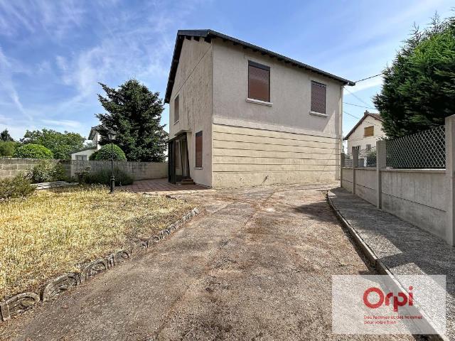 Maison 4 pièces, 117 m² à louer à Domérat 03410